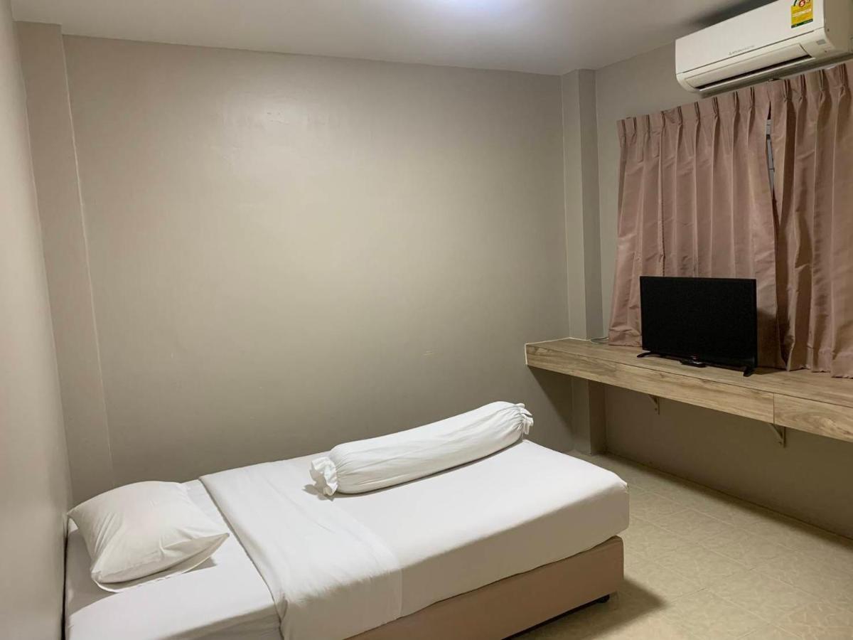 Lithai Guesthouse Phitsanulok Esterno foto